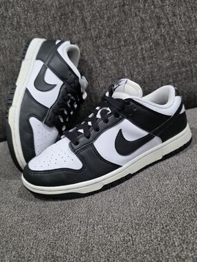 Nike Dunk Low Women Shoes - Black/White